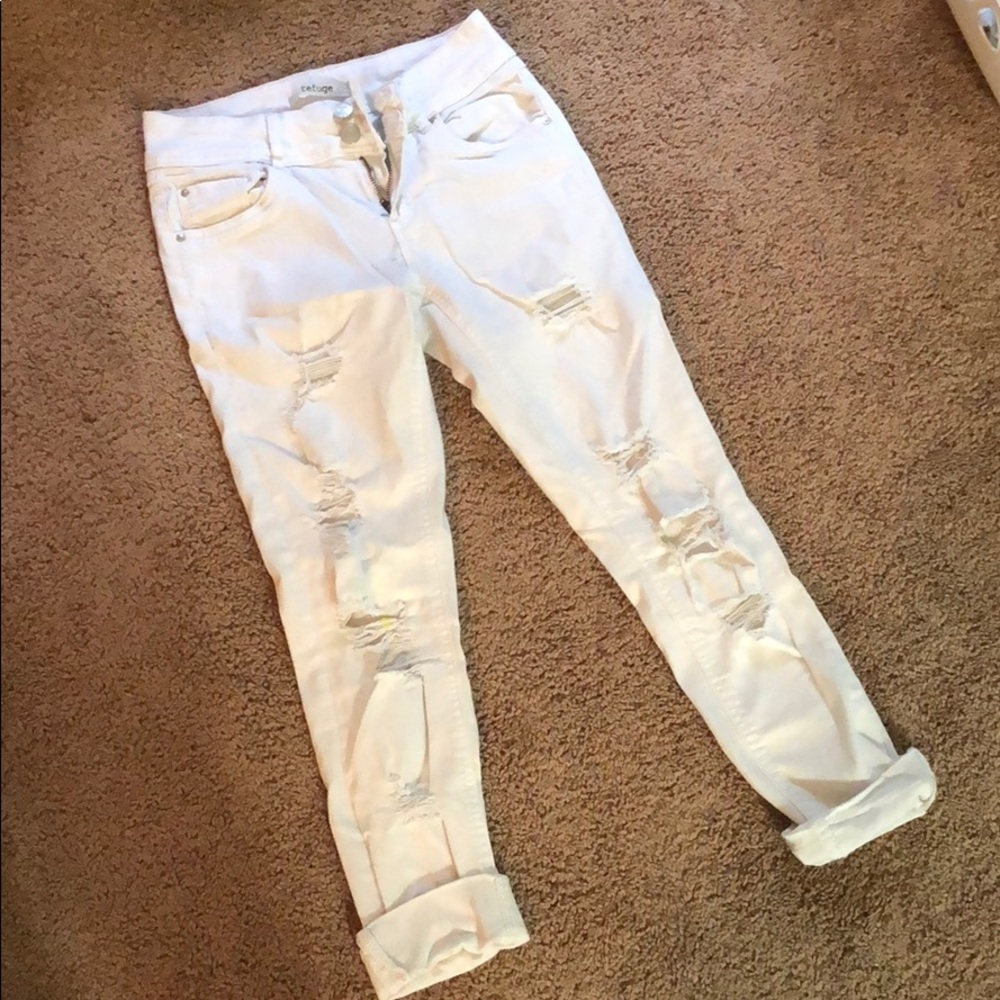 Juniors size 0 white ripped jeans